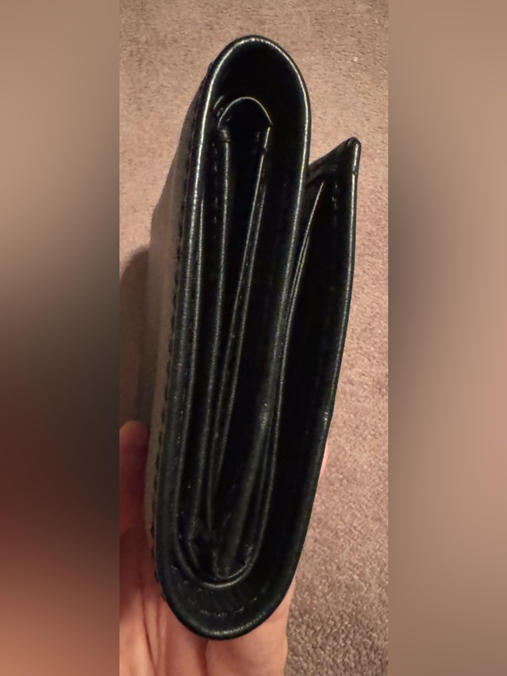 Dakota Black Leather Trifold Wallet - Picture 12 of 15
